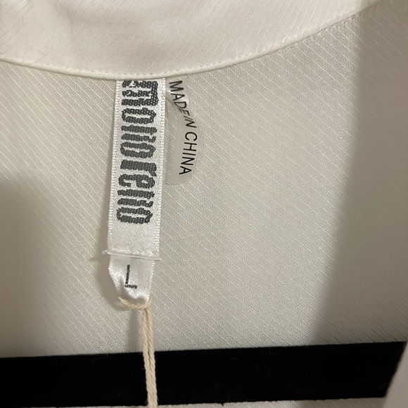 Monoreno Sleeveless Tunic Button Down - Picture 4 of 9